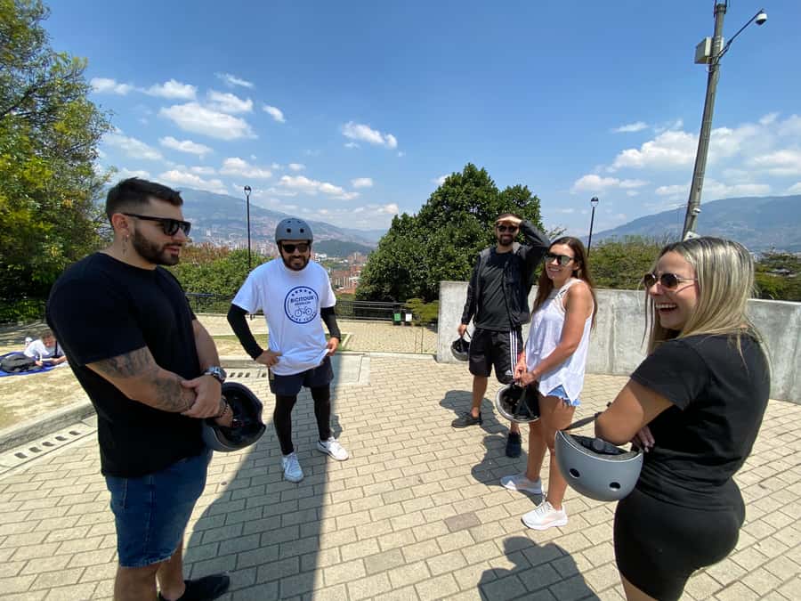 E-Bike City Tour Medellin with Local beer and Snacks - Key points at a glance