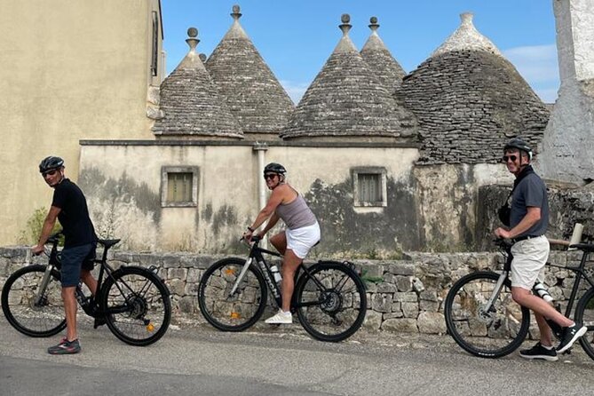 E-Bike, Focaccia and Wine - Focaccia, wine, and a very Puglian lunch stop