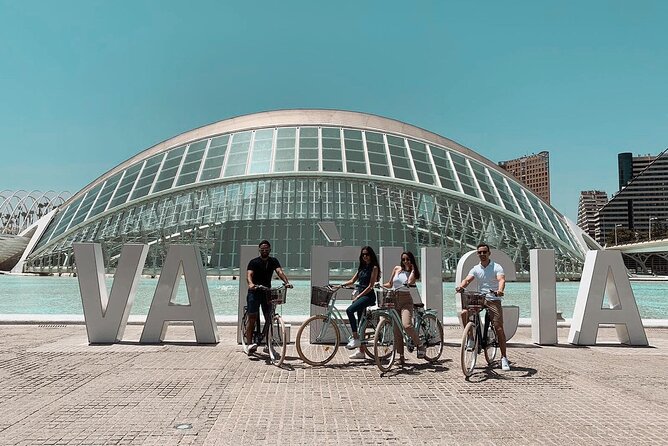 E-Bike Grand Valencia Private Tour - Turia Gardens turn a riverbed into a city park