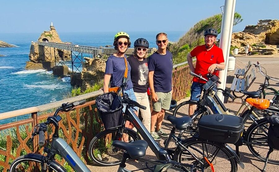 E-bike Guided Tour Biarritz & small villages - Coastal views, secret spots, and a pause by the ocean