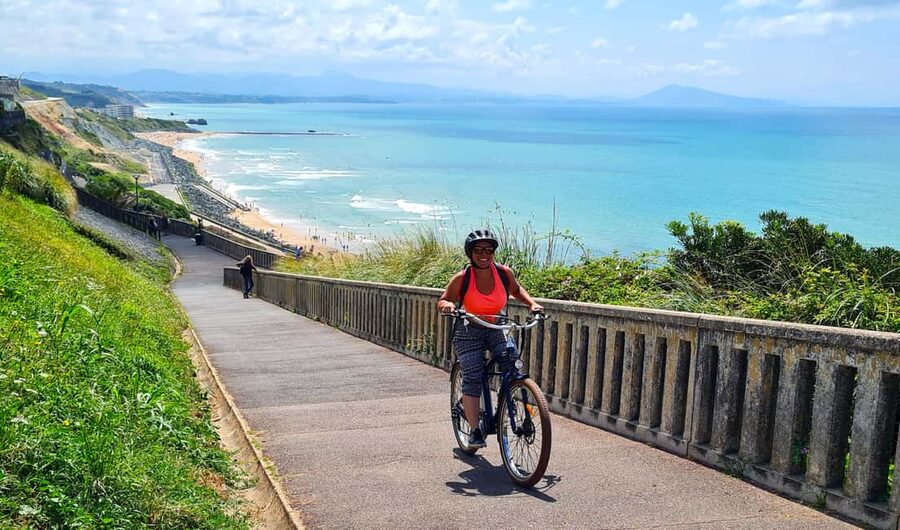E-bike Guided Tour Biarritz & small villages - Starting in Bidart, with a short lesson first