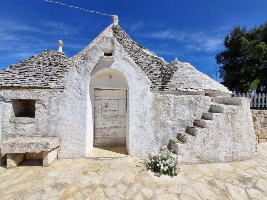 e-Bike ring tour between Martina Franca and Locorotondo - Quiet Roads Through Trulli and Vineyards