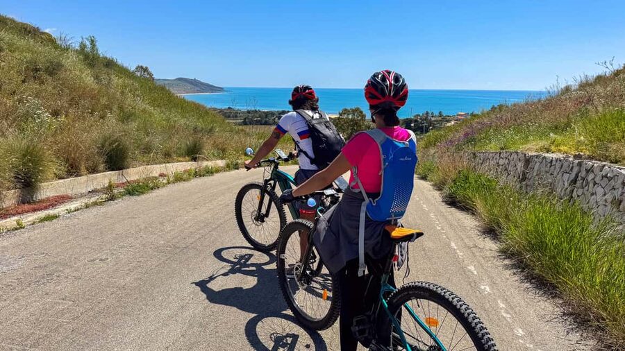 E-Bike Scala dei Turchi: Food tasting, villages, snorkeling, nature reserve - Choosing the beach and snorkeling option