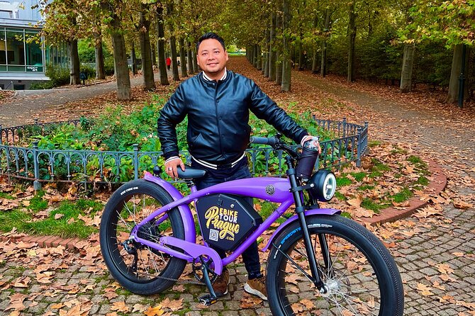 E-BIKE TOUR: 10 Must-See Landmarks & Viewpoints in Prague 1-8per. - Strahov brings the best high view