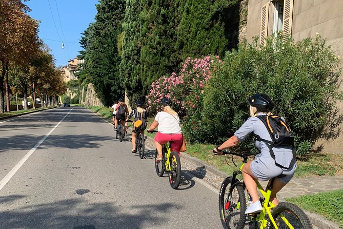 E-bike tour Bergamo - What the guide adds to the ride