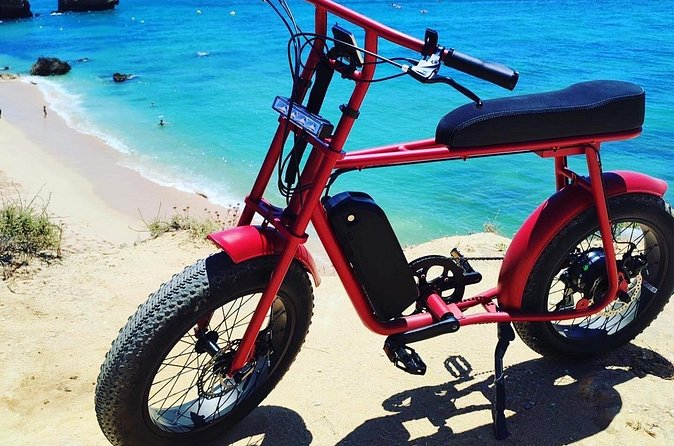 E-Bike Tour in Albufeira - Galé’s long beach walkway