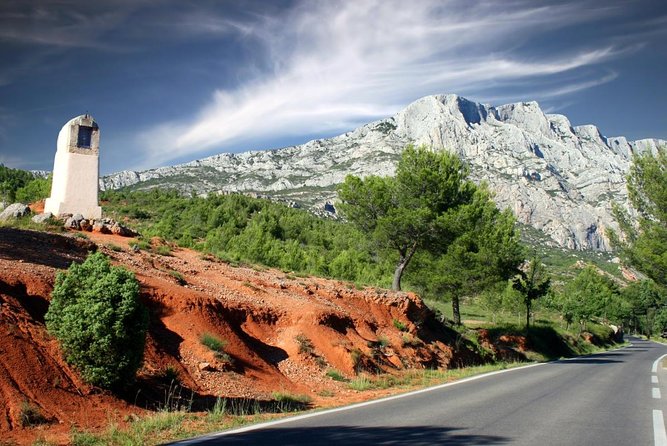 E-Bike tour of Sainte Victoire Mountain, Aix-en-Provence - From central Aix to Sainte Victoire’s open views