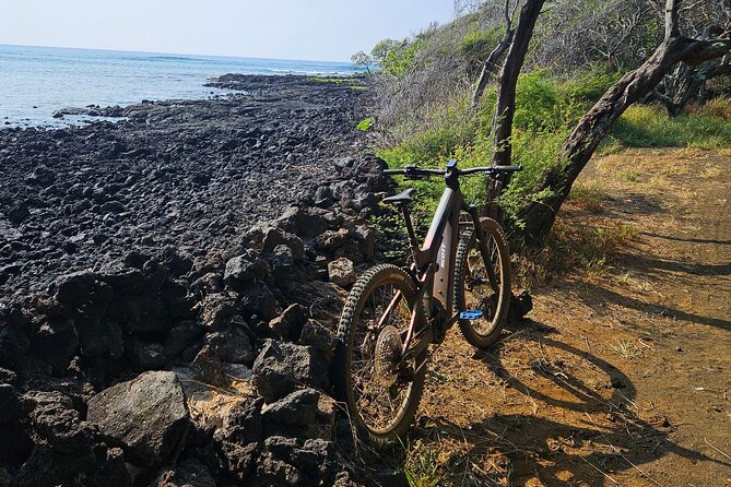 E-Mountain Bike Tour in South Point Hawaii - Lava tubes and the option of going farther