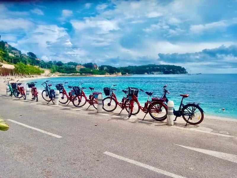 Ebike seaside by Nice: Fantastic Villefranche's Bay & Hill - Exploring Villefranche’s old streets and citadel