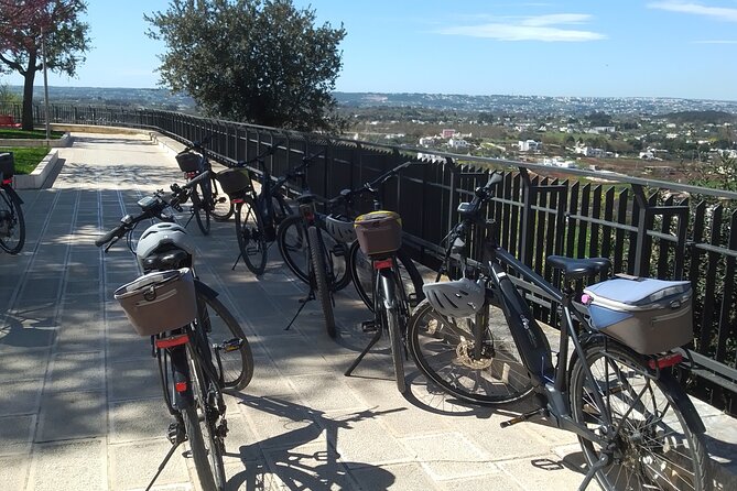 Ebike tours: the villages of Valle d'Itria and tasting of typical products - Who will enjoy this most?