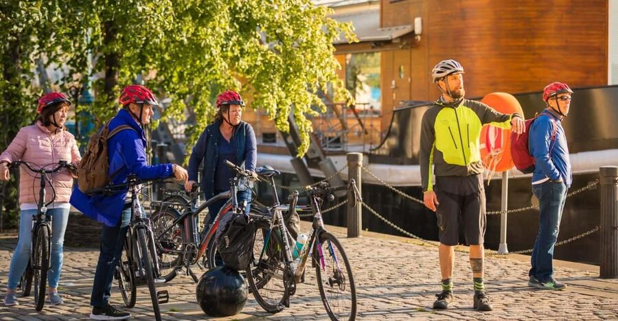 Edinburgh: Sightseeing Bike Tour - The guide can make or break the ride