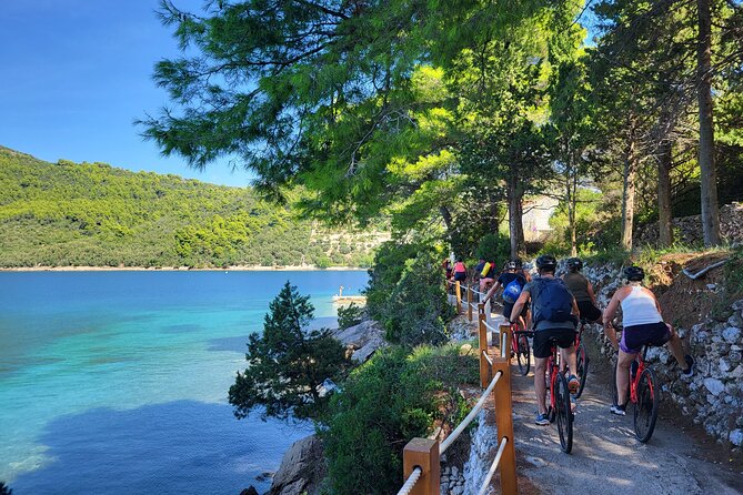 Elafiti Islands Sea kayaking: Full-Day Bike and Kayak tour on Lopud and Šipan - Lunch beside Luka Šipanska