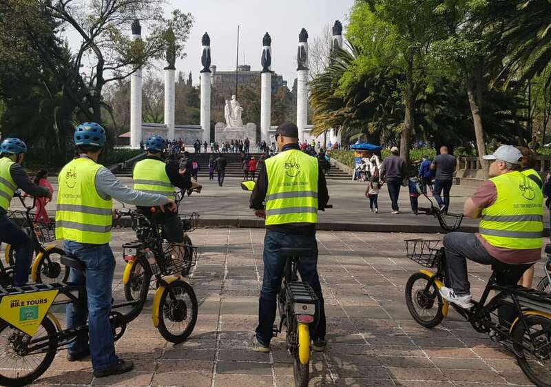 Electric Bike City Tour with a taco stop. - Meeting in Roma Norte and setting out