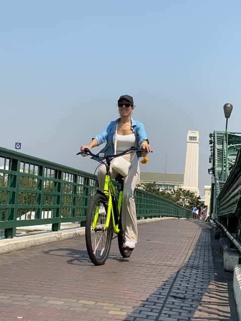 Electric Bike Tour - Starting among markets and old river trade