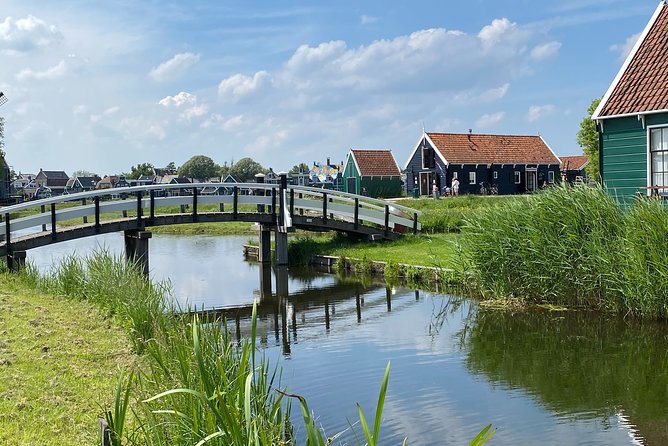 Escape Amsterdam: E-Bike to Zaanse Schans Windmills & Zaandam - Why this Amsterdam e-bike tour is different