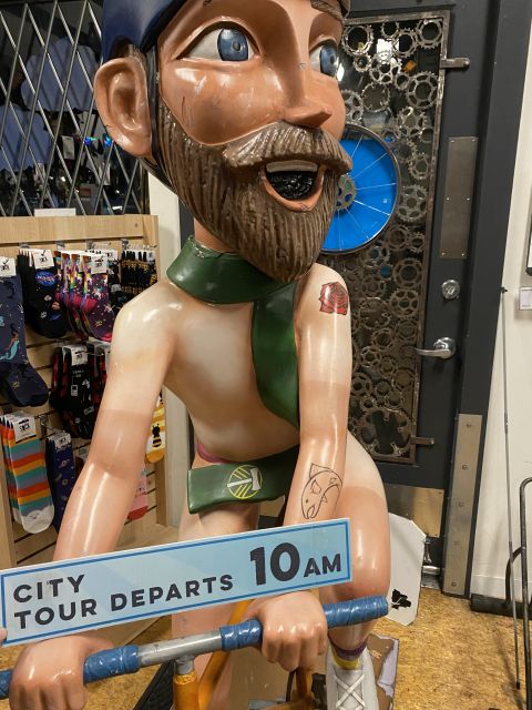 Essential Portland: 2-Hour Guided Bike Tour - Chinatown and the First Look at Portland