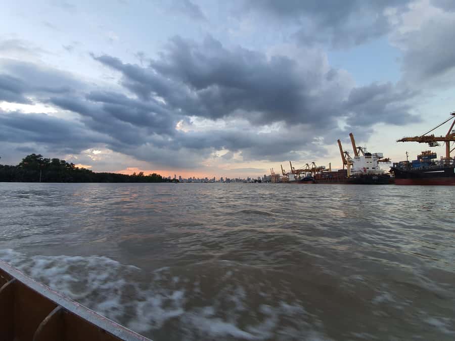 Explore Bangkok jungle by bike, kayak & boat - small group - Snacks, photos, and the personal touch