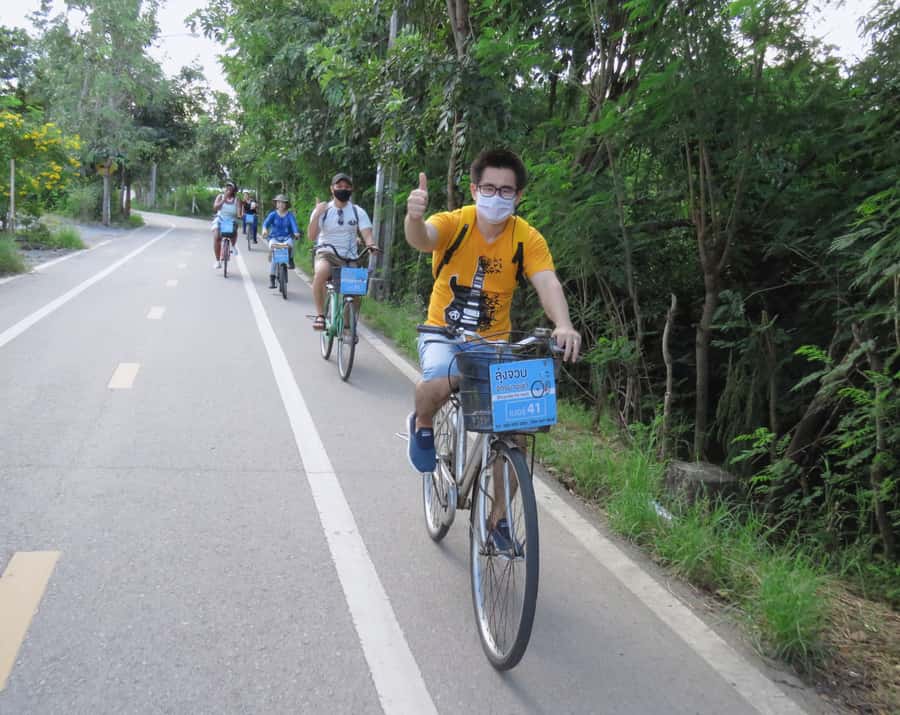 Explore Bangkok jungle by bike, kayak & boat - small group - Meeting at BTS Bang Na and crossing the river