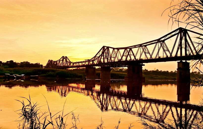 Explore Hanoi Old City By Cycling Tour With Small Groups - Why Cycling Gives You a Better Read on Hanoi