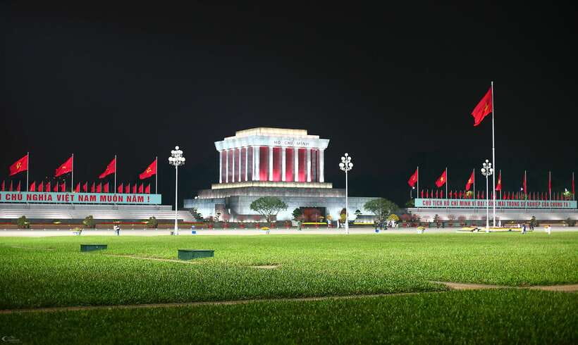 Explore Hanoi Old City By Cycling Tour With Small Groups - B-52 Lake, Ba Dinh Square, and the Ho Chi Minh Complex
