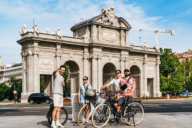 Explore Madrid by bike taking photos with Benja - Why the camera changes the whole experience