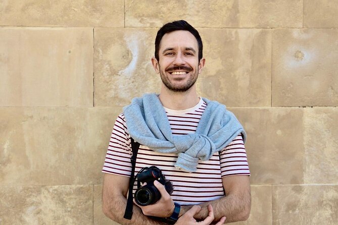 Explore Madrid by bike taking photos with Benja - Starting near Gran Vía on Valverde Street