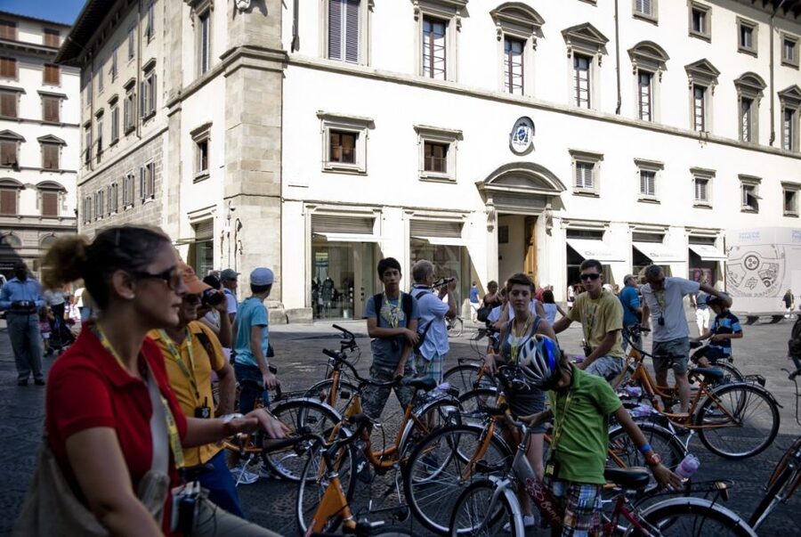 Florence: 2.5 hour Audio Guided Bike Tour led by Tour Leader - Meeting near San Lorenzo