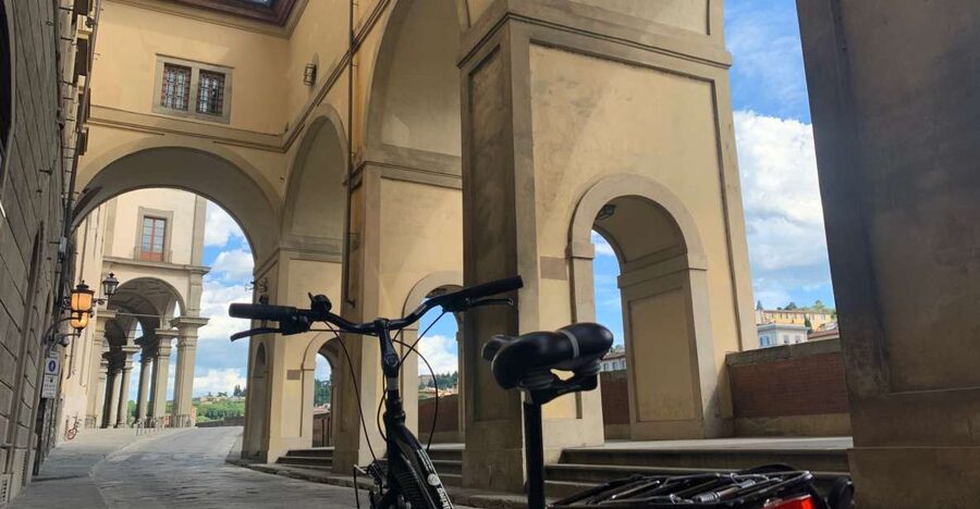 Florence: 2-Hour Guided Bike Tour - The Duomo and Piazza della Repubblica