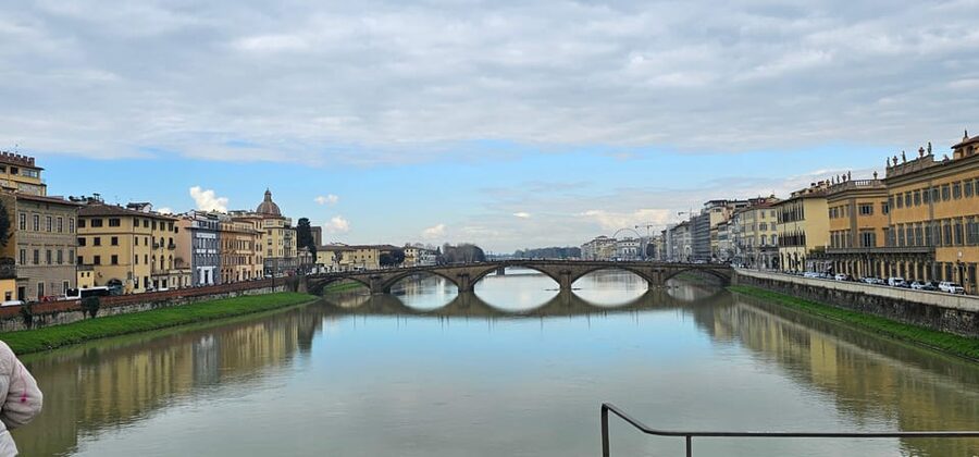 Florence: 2-Hour Guided Bike Tour - Palazzo Pitti and the view from the south bank