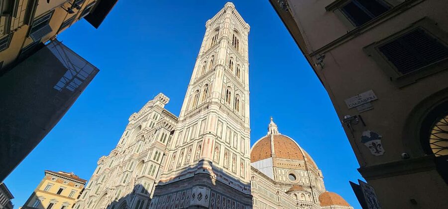 Florence Bike Tour & Sunset & Piazzale Michelangelo - Piazza del Duomo gives you the classic Florence start