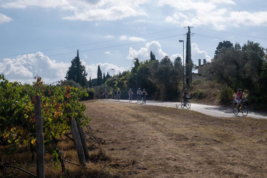 Florence: Chianti E-Bike Tour with Tuscan Lunch & Winery - Key points at a glance