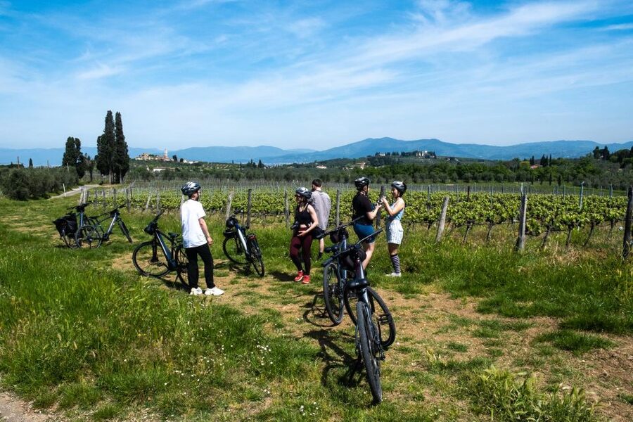 Florence: Chianti E-Bike Tour with Tuscan Lunch & Winery - Booking details worth knowing