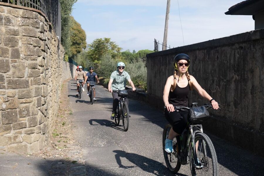 Florence: Chianti E-Bike Tour with Tuscan Lunch & Winery - The homemade Tuscan lunch