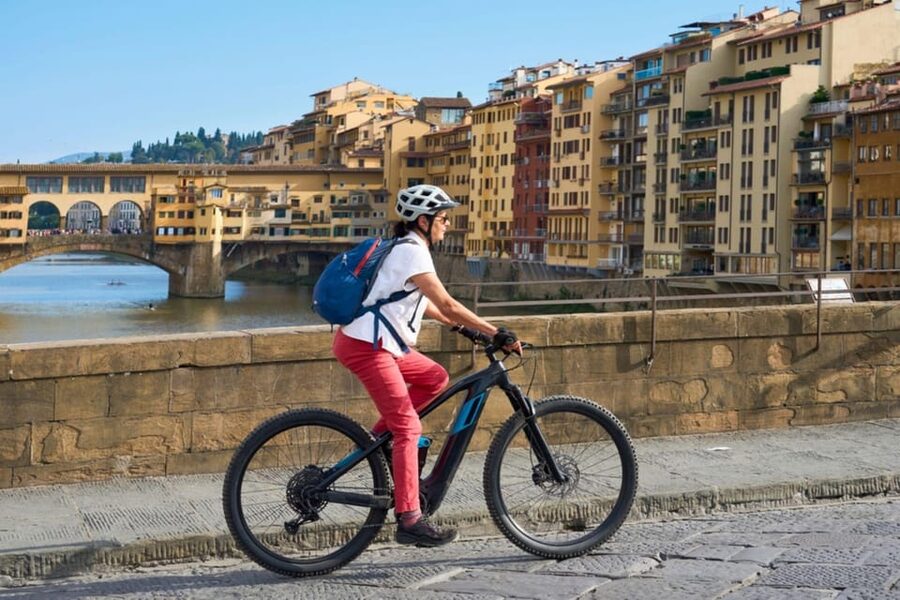 Florence:E-Bike City Tour with stop at Piazzale Michelangelo - Riding out to Piazzale Michelangelo