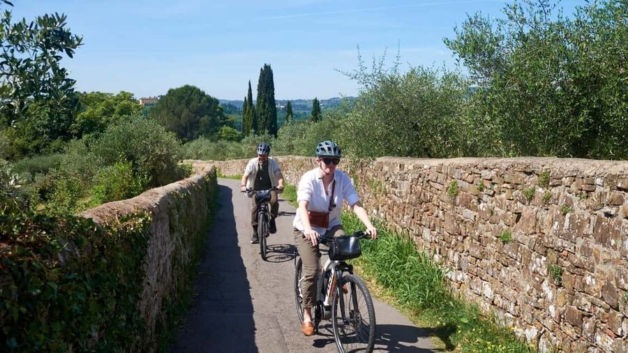 Florence: E-Bike Tour in Tuscany with Winery & Wine Tasting - San Miniato al Monte and the Florence view