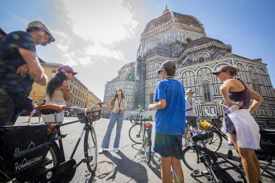 Florence: Guided Bike Tour in Small Group - What the guides add to the ride