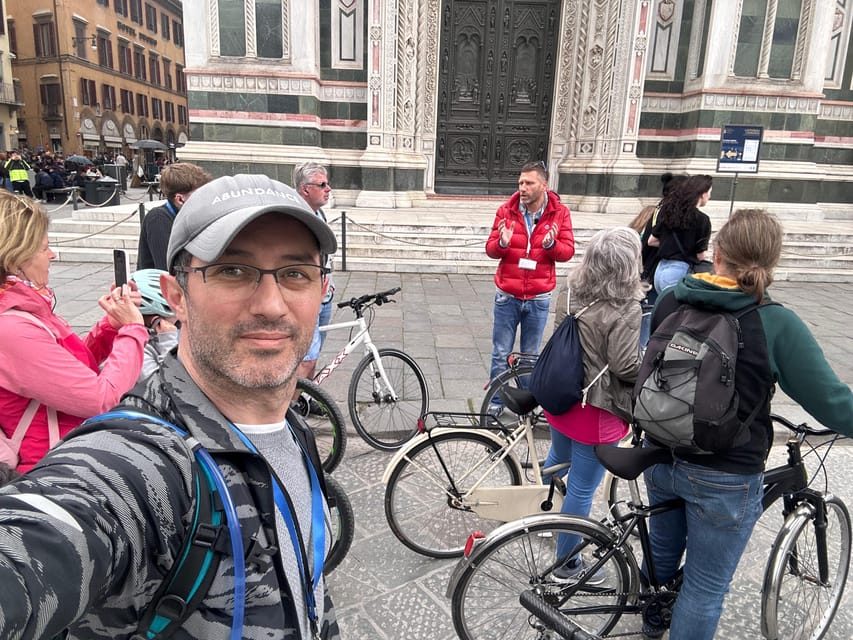 Florence: Guided Bike Tour to Discover the Secrets - The guides, language, and group size