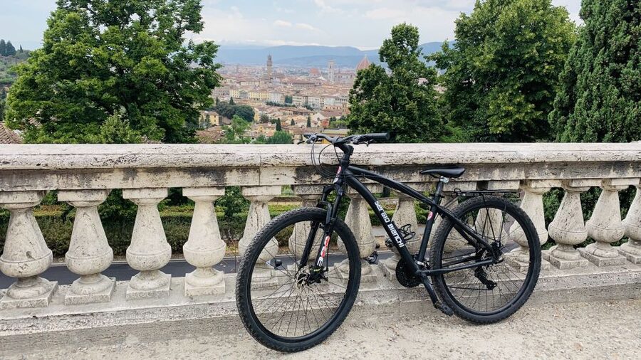 Florence: Guided Bike Tour with Piazzale Michelangelo - Ponte Vecchio and Florence’s wine windows