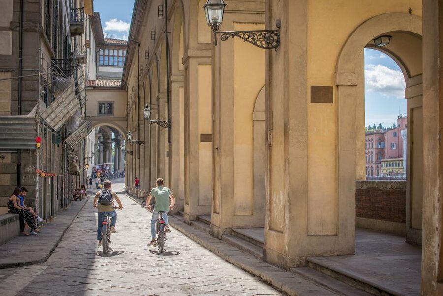 Florence: Guided Tour by E-Bike with Gelato & optional Lunch - The optional Tuscan lunch