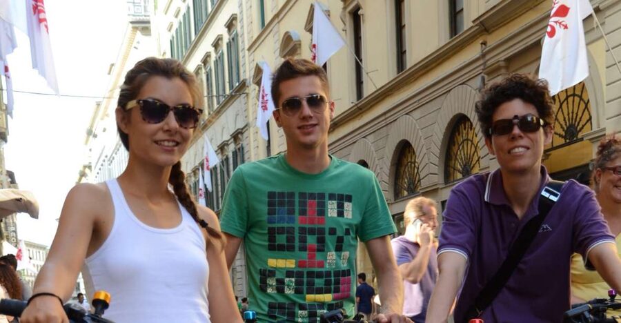 Florence: Guided Tour by E-Bike with Gelato & optional Lunch - Piazzale Michelangelo and Florence from above