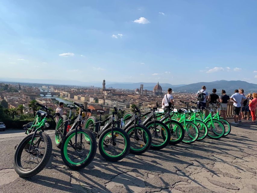 Florence Medici Bike Tour – Cycle Through History and Power - Cycling beside the Arno