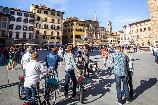 Florence Vintage Bike Tour–guided, small group or private option - The Duomo, San Lorenzo, and Florence’s great builders