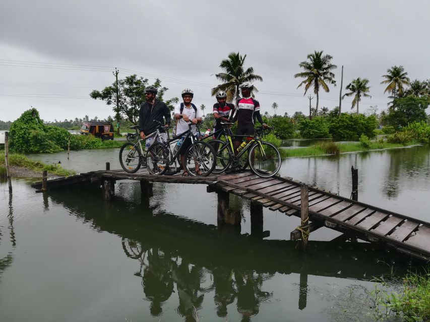 Fort Kochi Heritage Day Cycling Tour - Paradesi Synagogue and Mattancherry Palace