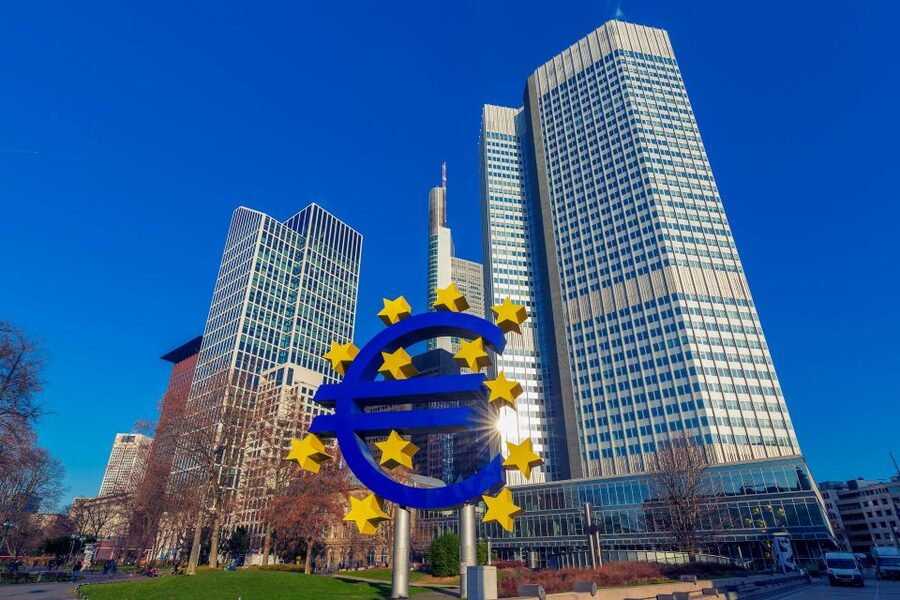 Frankfurt: Guided Bike Tour - The Römer, cathedral, and the story of German democracy