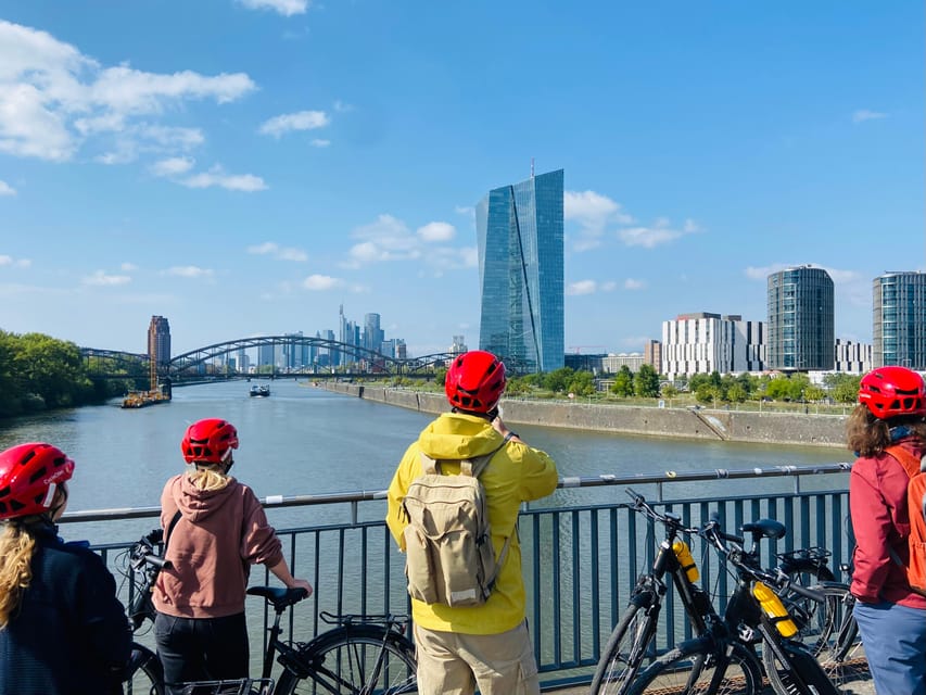 Frankfurt: Guided Bike Tour - Starting in Sachsenhausen among cider taverns