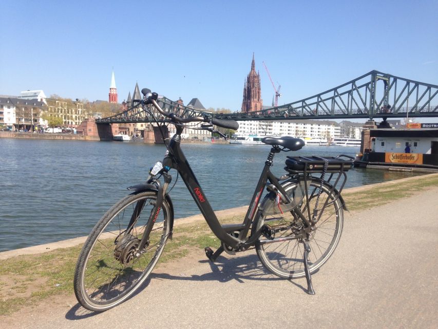 Frankfurt: Unique E-Bikes Tours - Guide language, group size, and pace