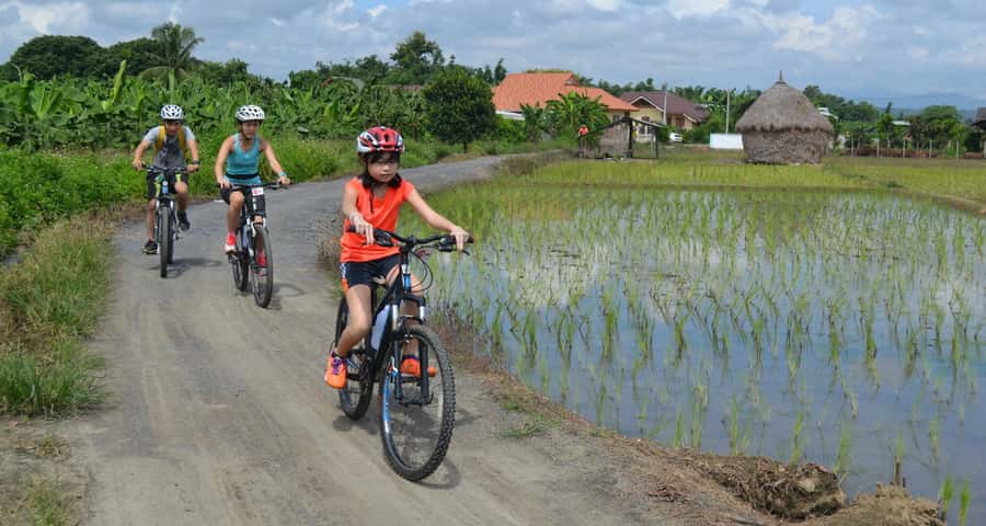 From Chiang Mai: Mae Taeng Valley Hike & Bike Day Trip - Lunch with a view instead of a rushed meal