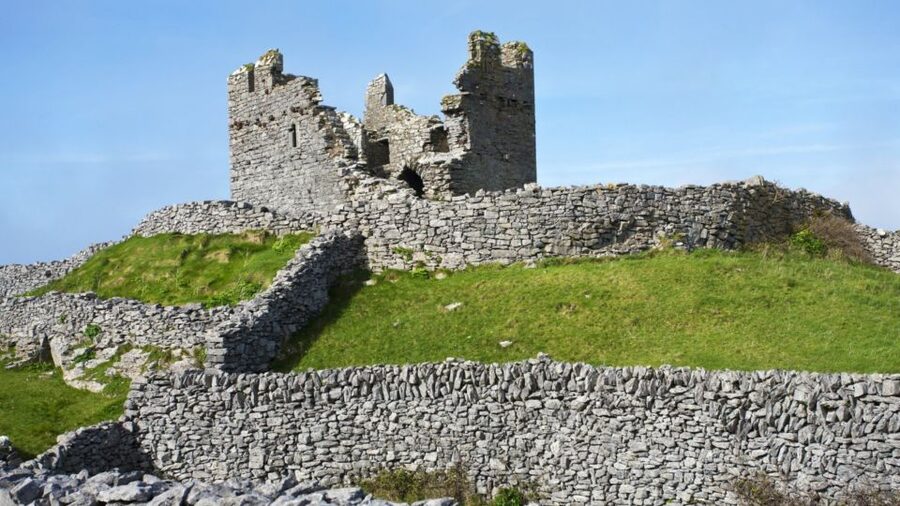 From Doolin: Day Trip to Inisheer with Bike or Bus Tour - Key points to know before you go