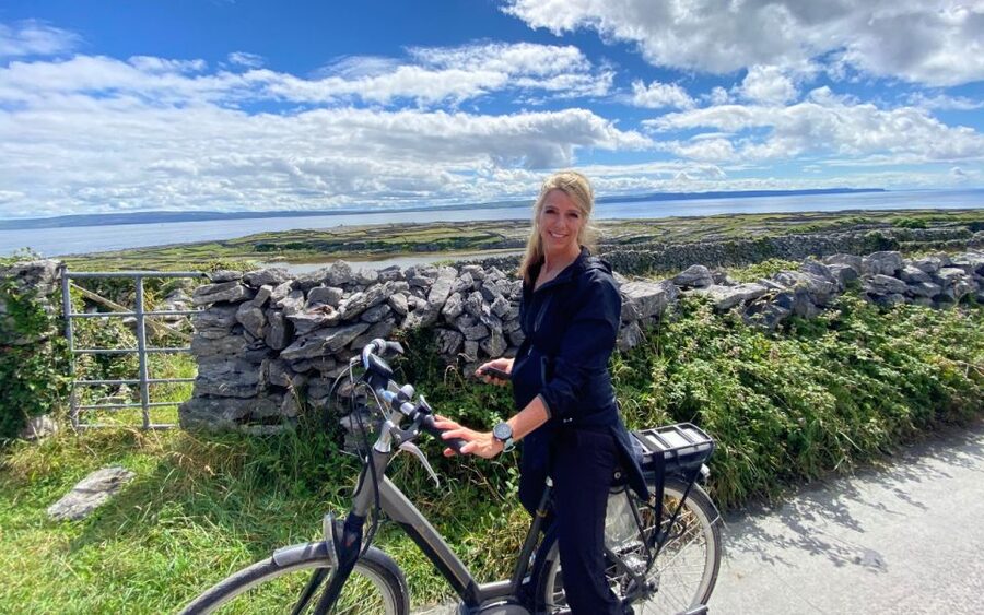 From Doolin: Day Trip to Inisheer with Bike or Bus Tour - Hearing Irish and seeing everyday island life