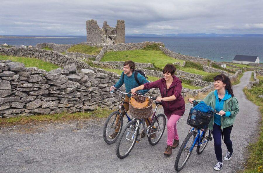 From Doolin: Day Trip to Inisheer with Bike or Bus Tour - Who will get the most from this tour